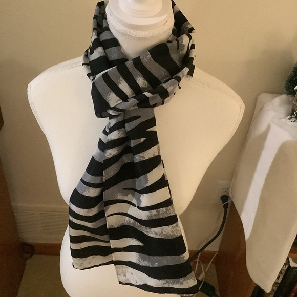 Talbots Rectangular Zebra Stripe Scarf - Picture 2 of 8